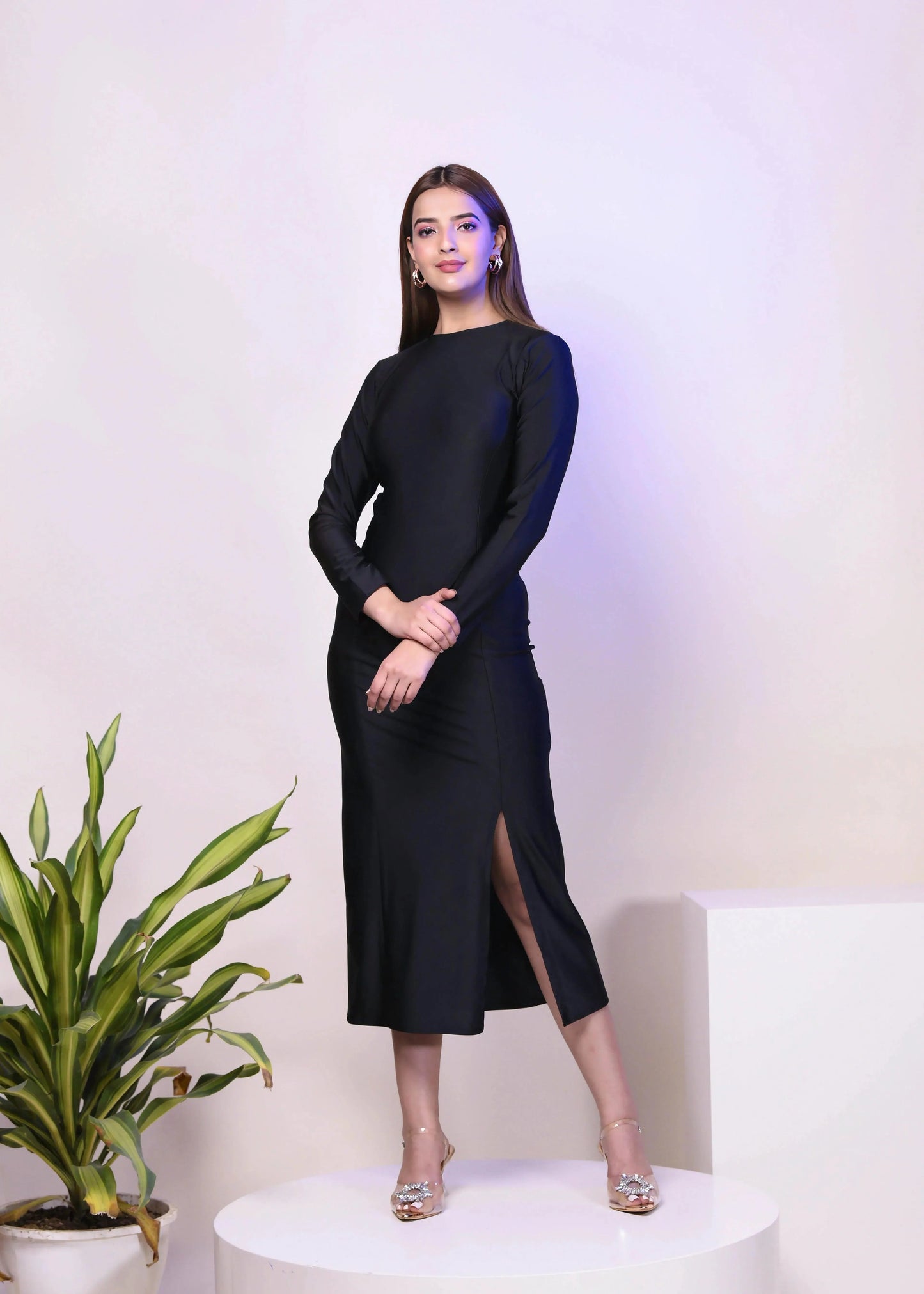 BLACK DACRON BACKLESS WITH TIE UP STRING BODYCON DRESS - Womenue