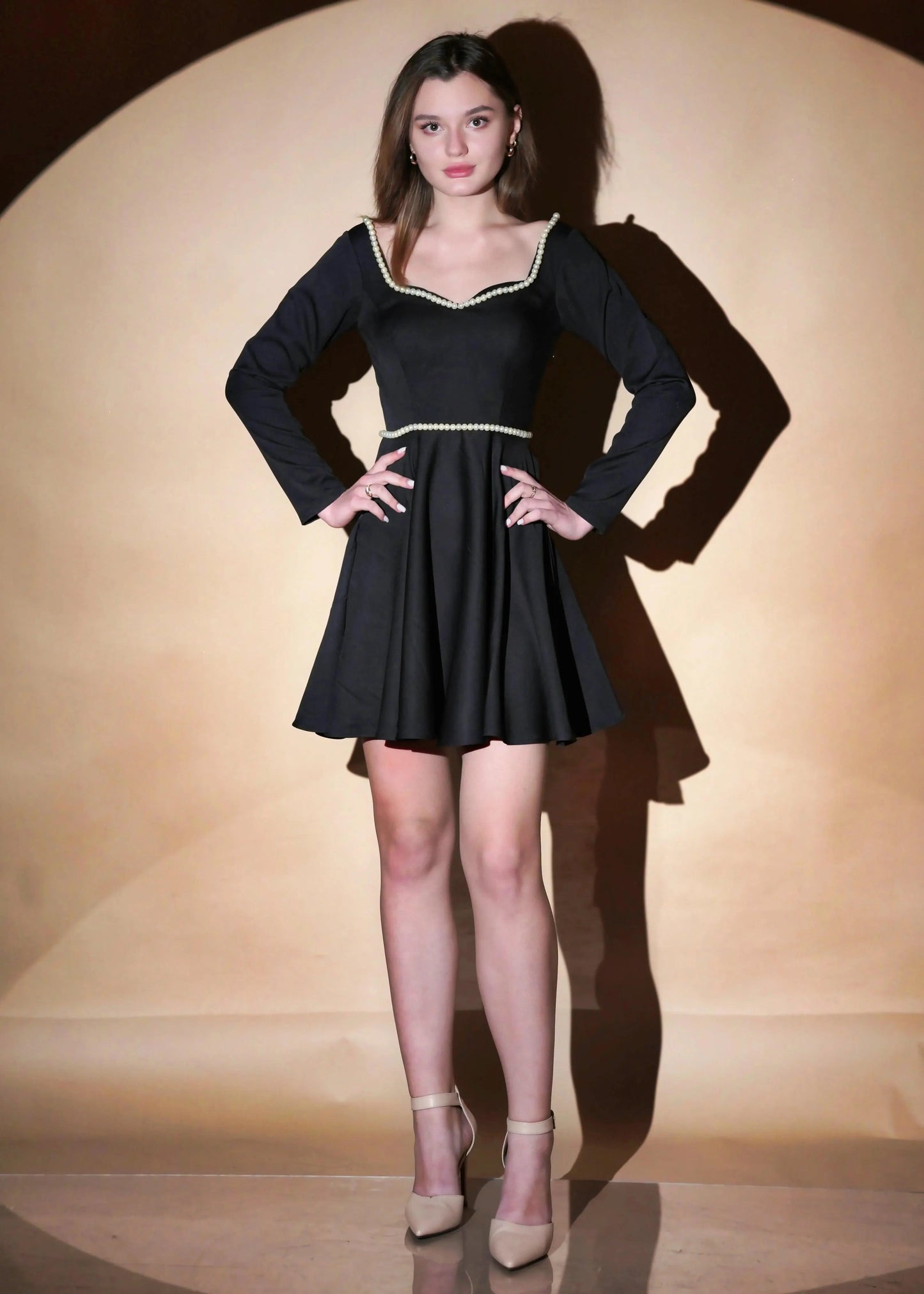 BLACK SWEETHEART NECK PEARL EMBRACE SHORT SKATER DRESS - Womenue