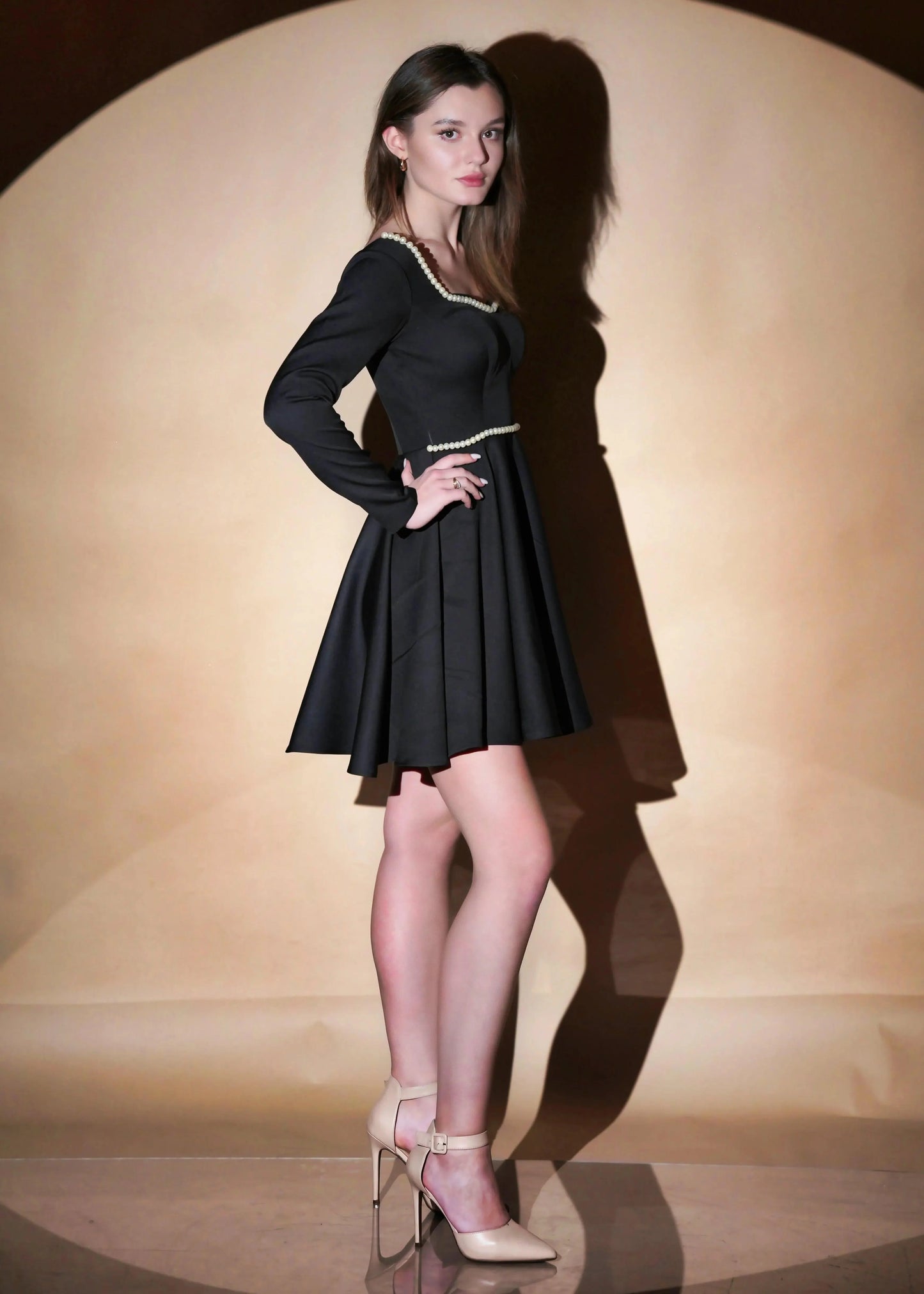 BLACK SWEETHEART NECK PEARL EMBRACE SHORT SKATER DRESS - Womenue