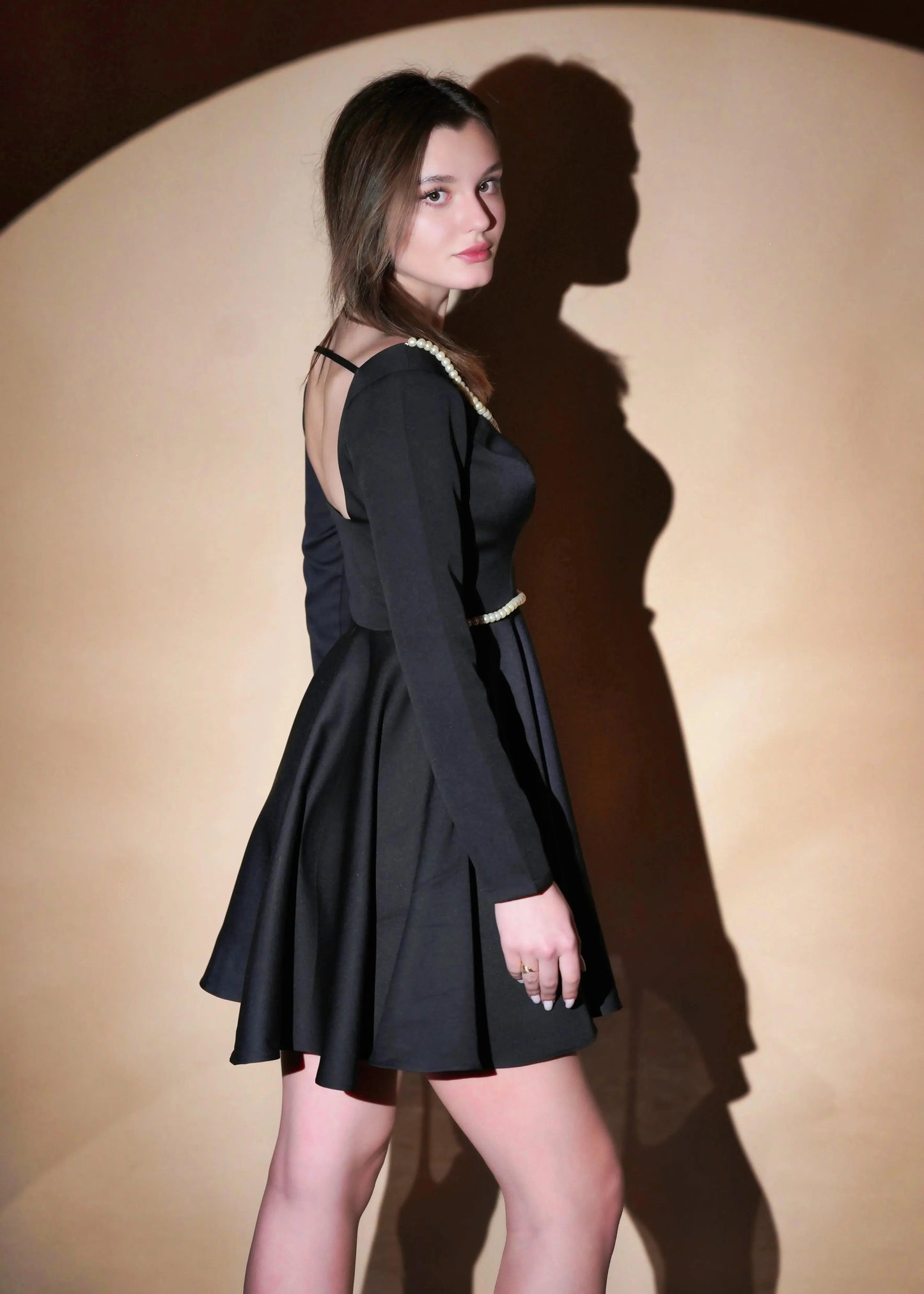 BLACK SWEETHEART NECK PEARL EMBRACE SHORT SKATER DRESS - Womenue