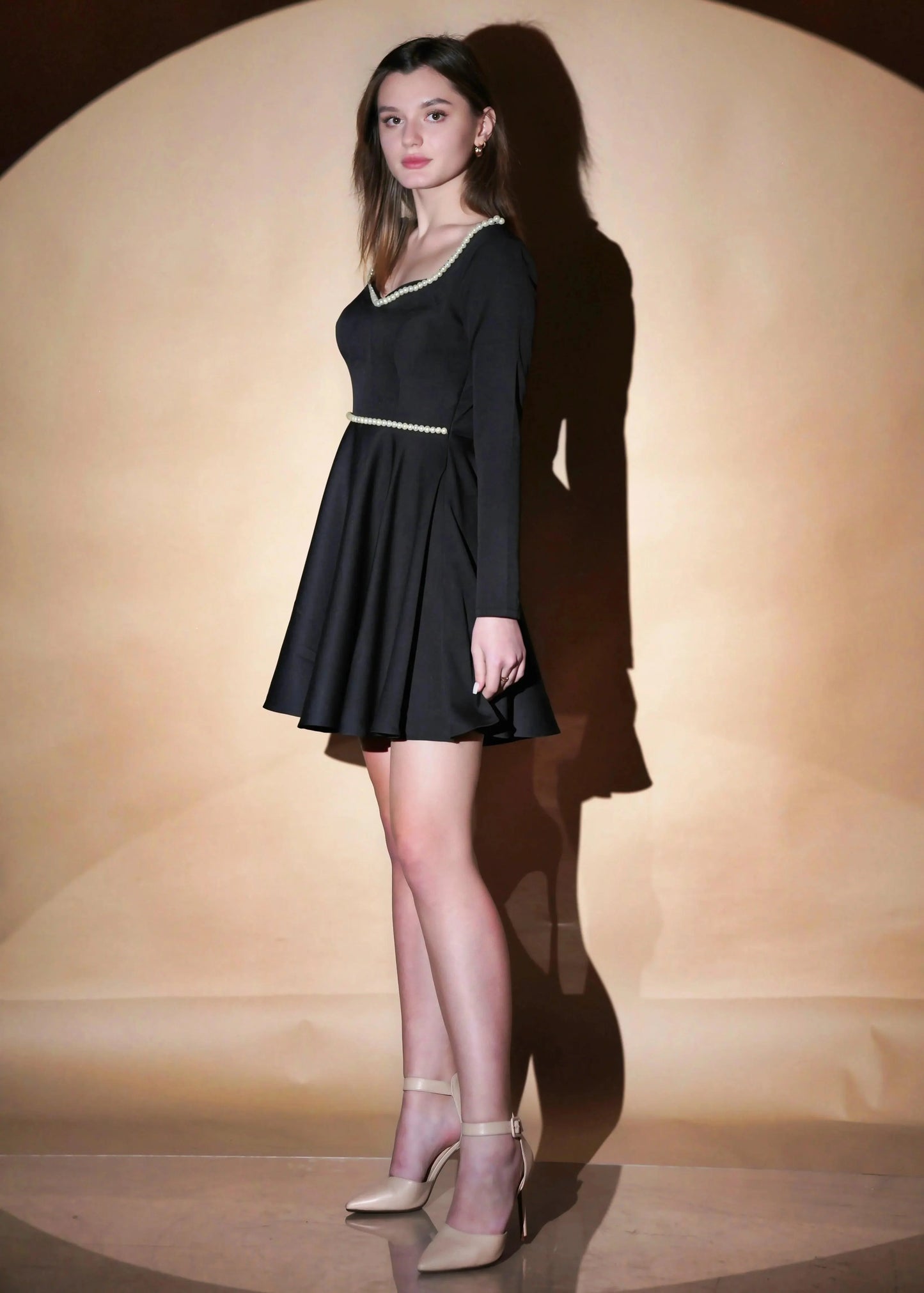BLACK SWEETHEART NECK PEARL EMBRACE SHORT SKATER DRESS - Womenue