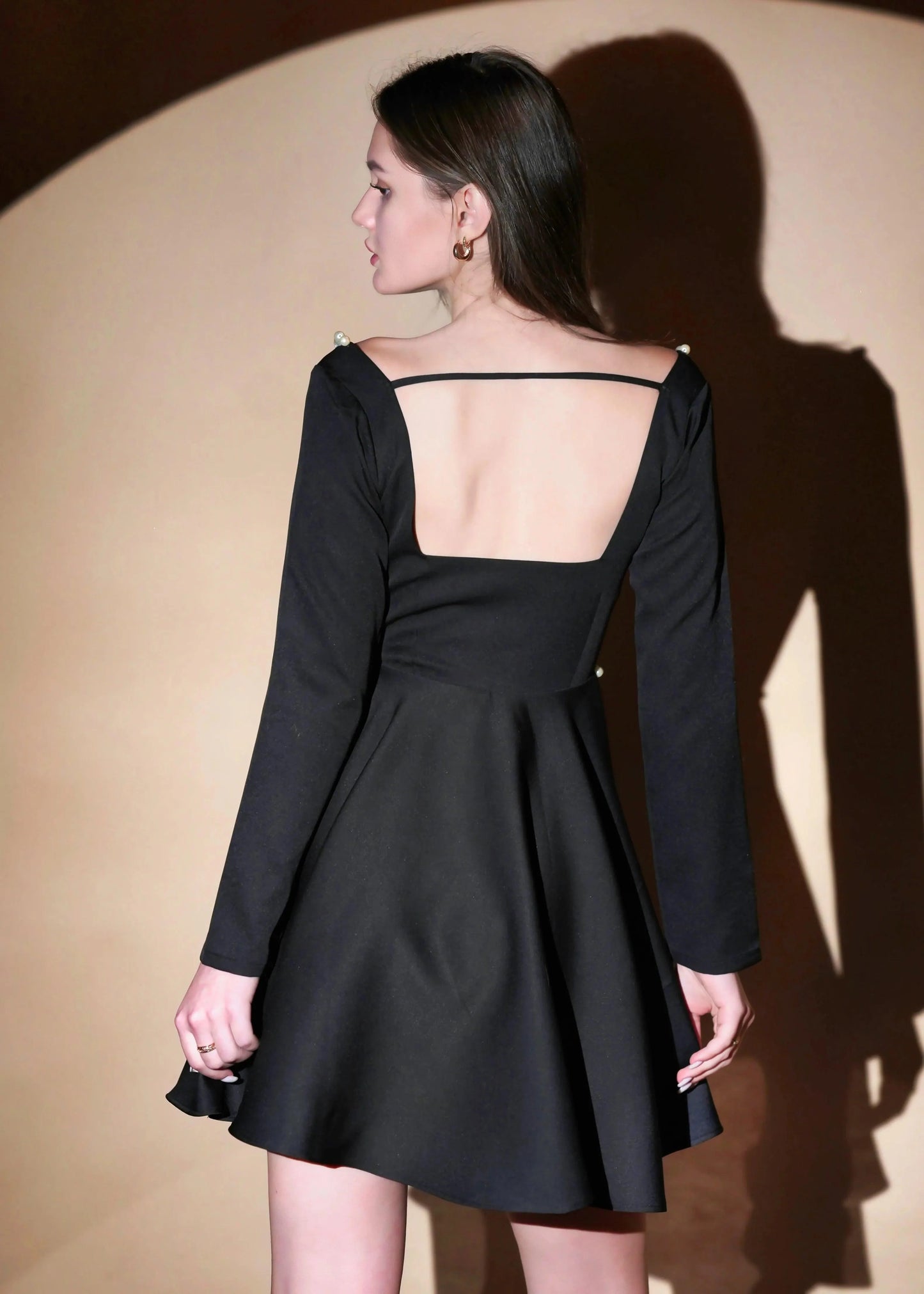BLACK SWEETHEART NECK PEARL EMBRACE SHORT SKATER DRESS - Womenue