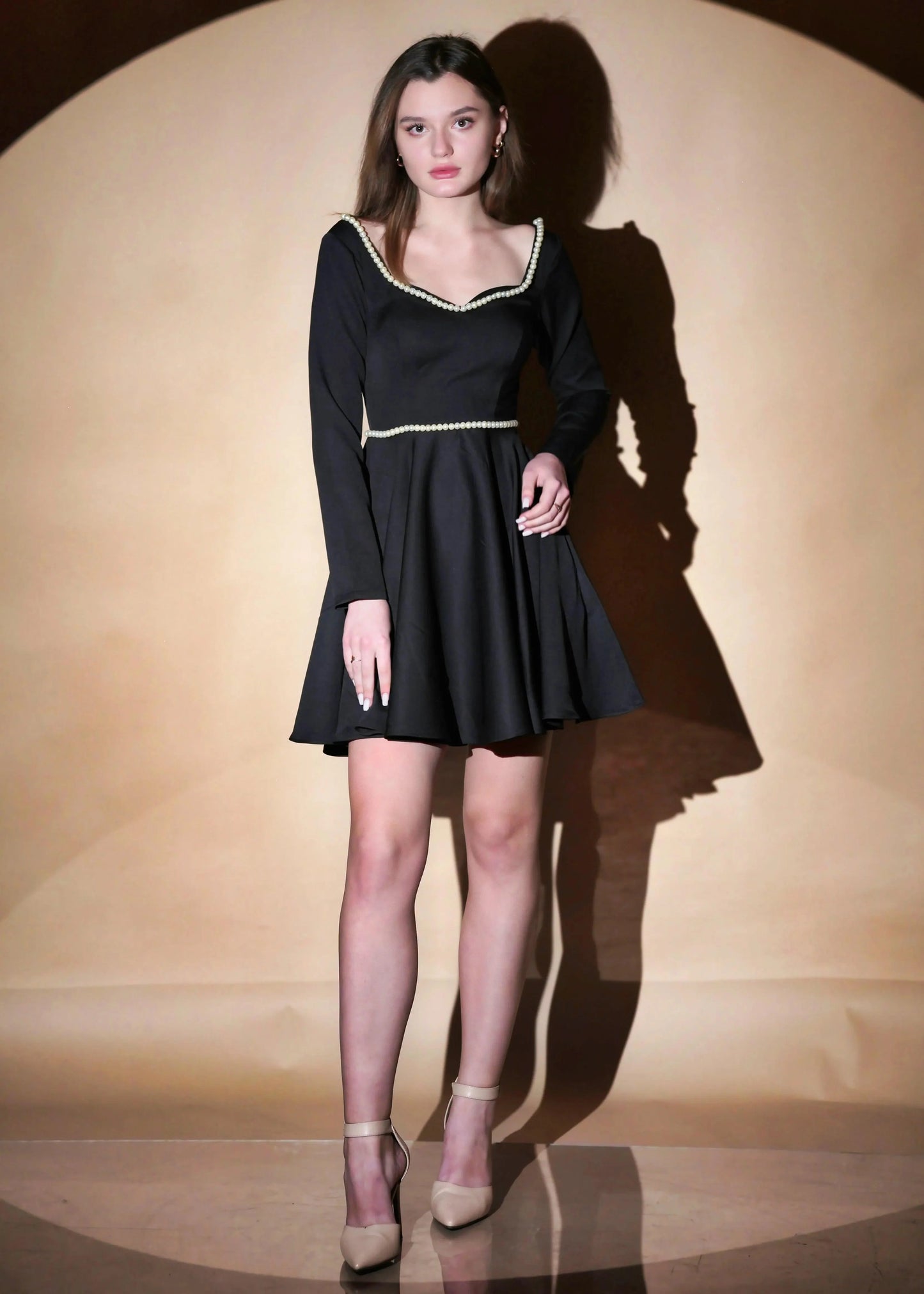 BLACK SWEETHEART NECK PEARL EMBRACE SHORT SKATER DRESS - Womenue