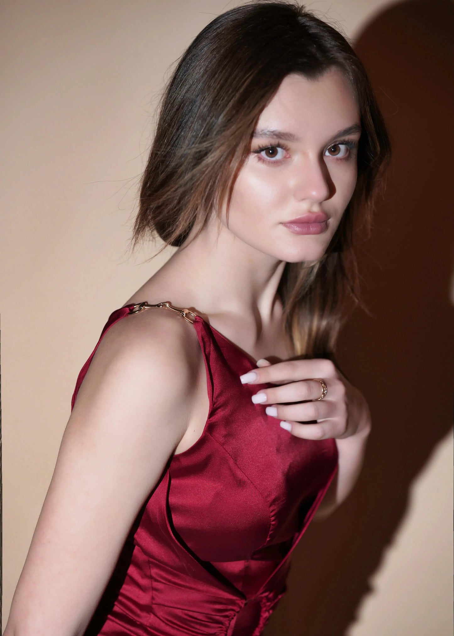 ELEGANT MAROON SLEEK SATIN ONE SHOULDER DRESS - Womenue