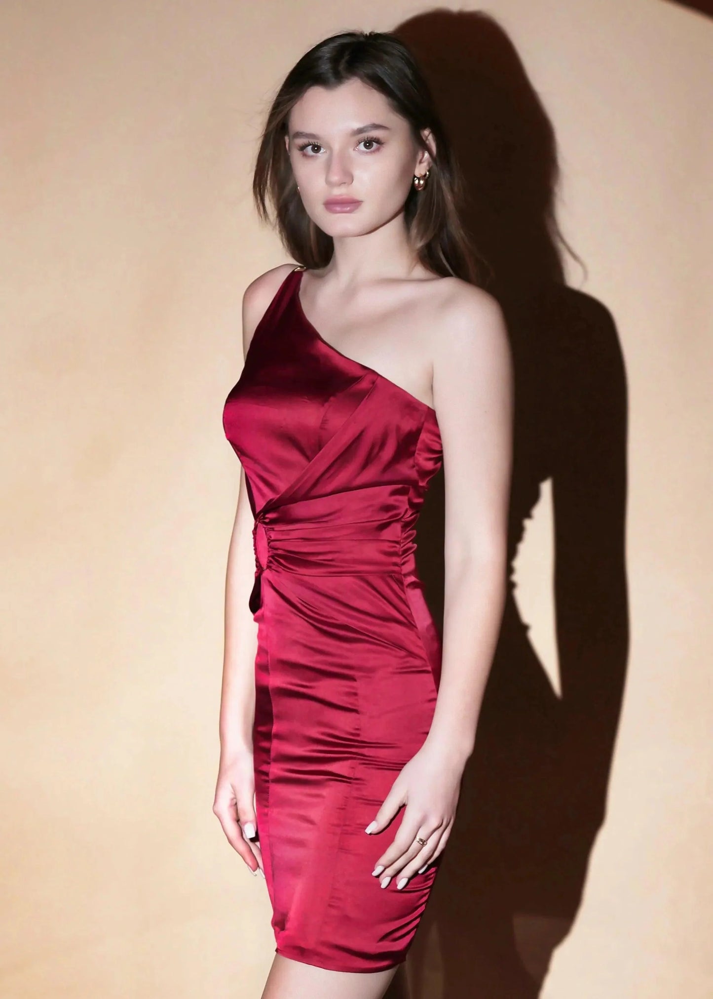ELEGANT MAROON SLEEK SATIN ONE SHOULDER DRESS - Womenue