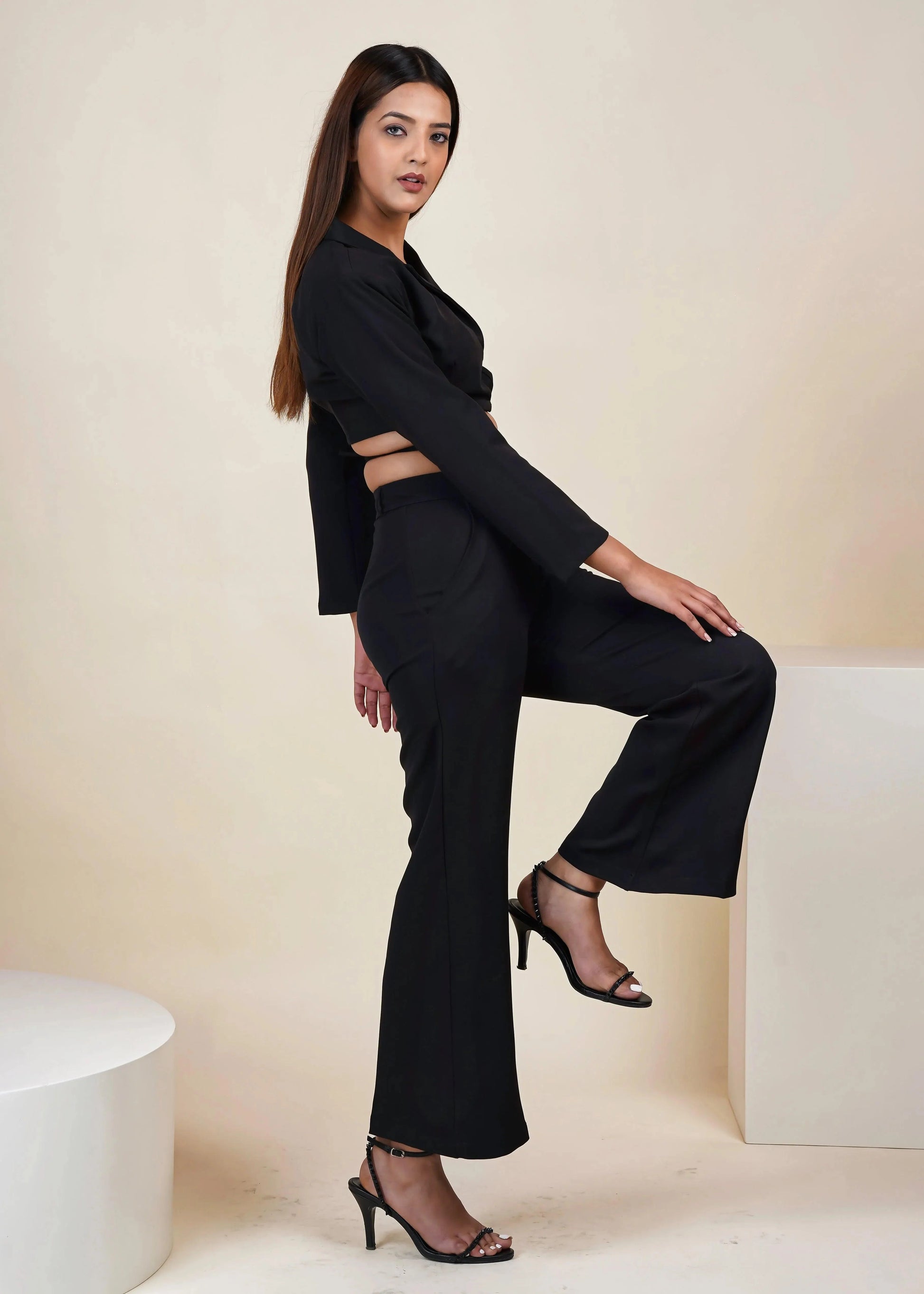 BLACK CROPPED TIE STRING BLAZER CO-ORD SET WITH FLARED PANT - Womenue