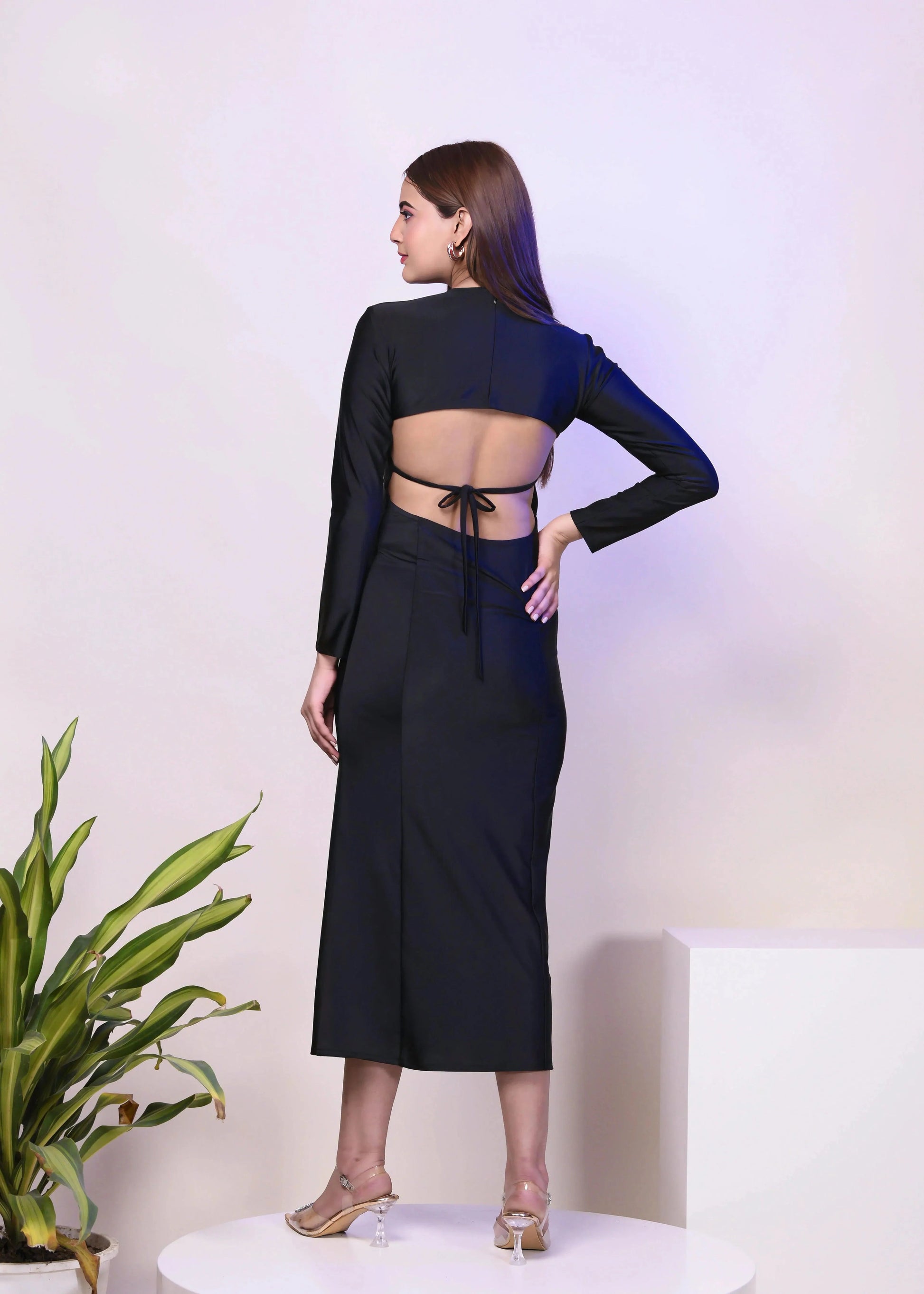BLACK DACRON BACKLESS WITH TIE UP STRING BODYCON DRESS - Womenue